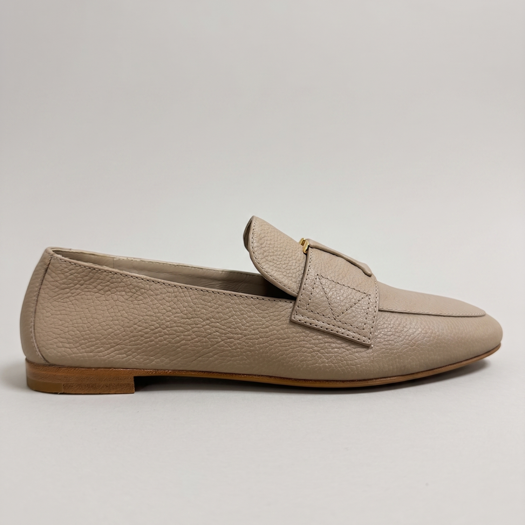 Louis Vuitton Mare Loafers - Grej