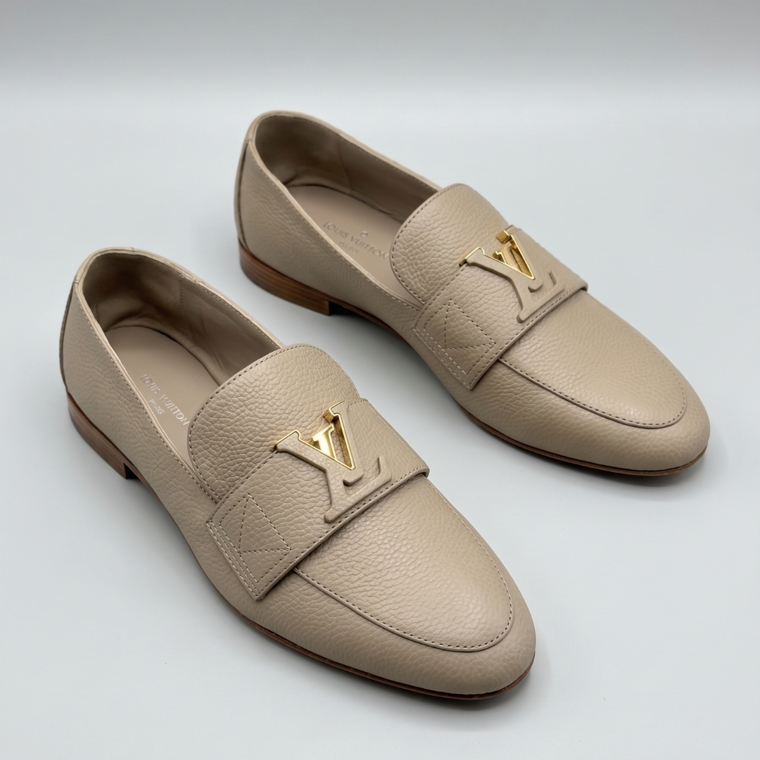 Louis Vuitton Mare Loafers - Grej